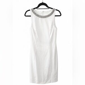 Mac Duggal NWT Size 8 Fitted White Mini Dress with Jewel Neckline